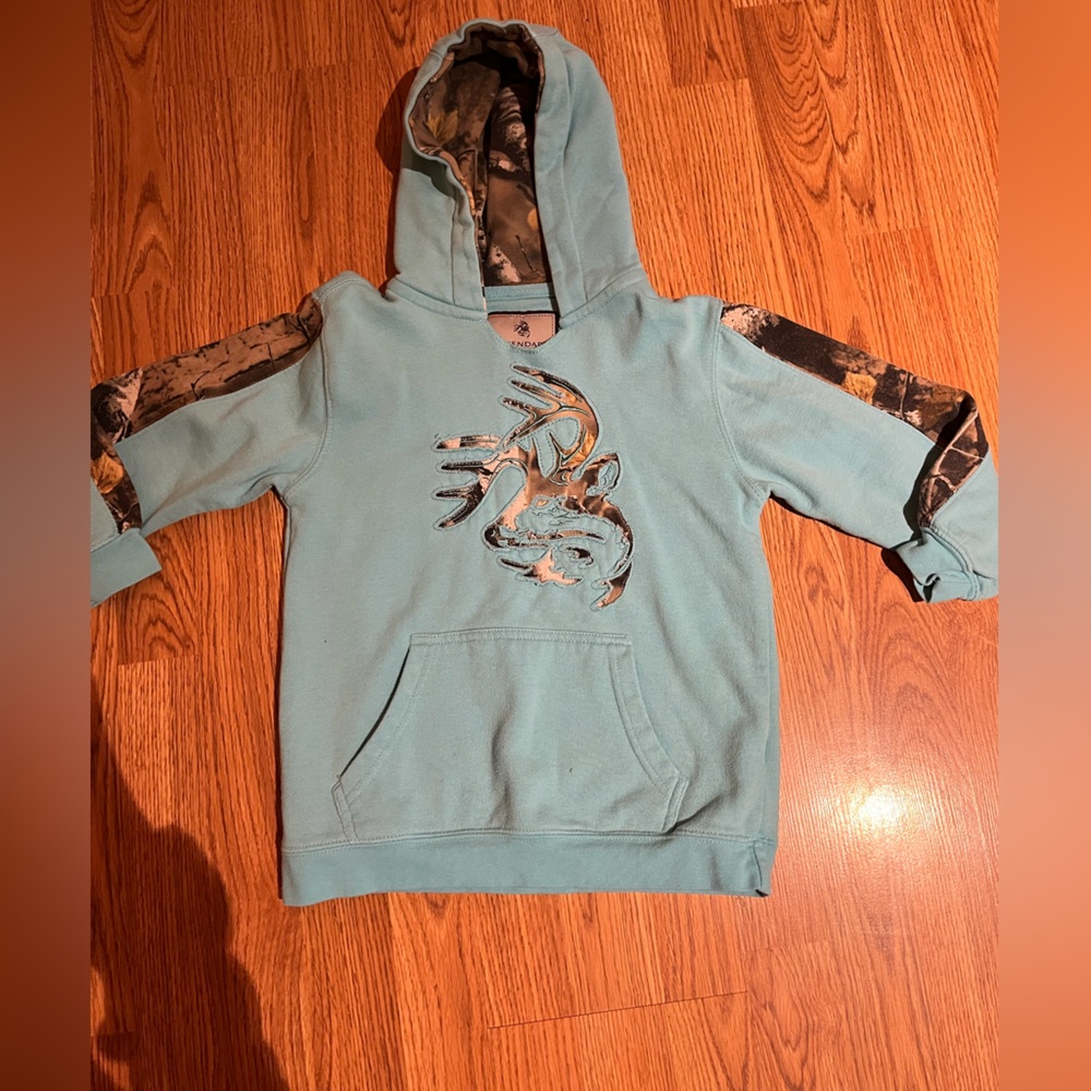 Legendary Whitetails Hoodie- Girls size small